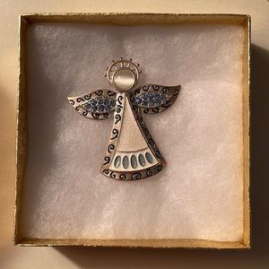 KC Stamped Vintage Angel Brooch